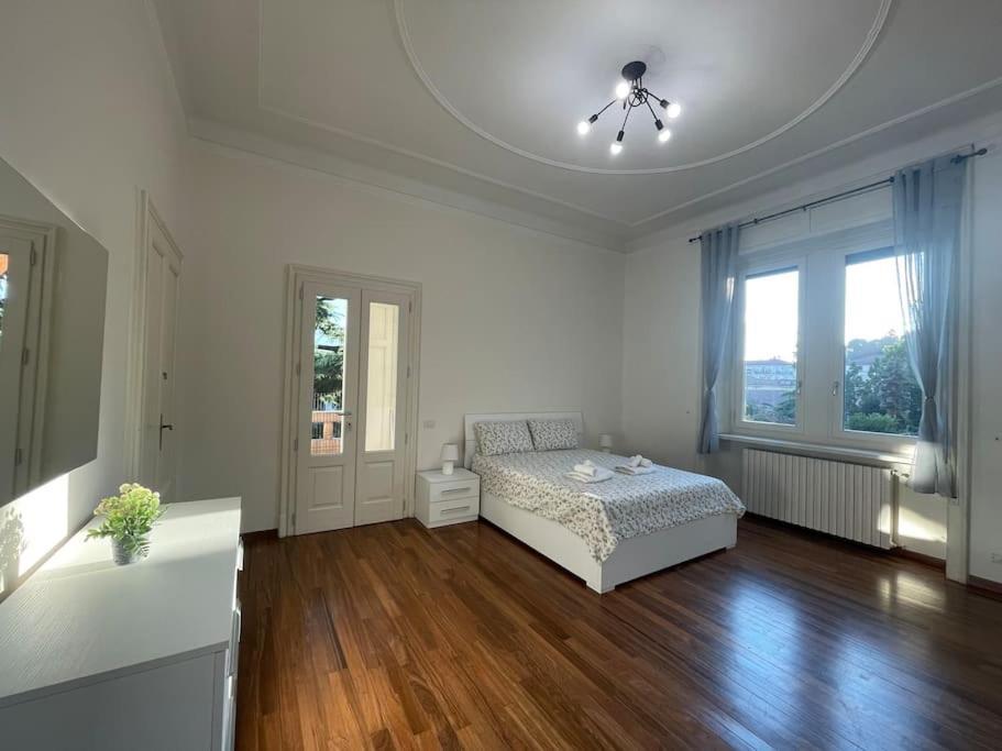 Bg Central President Suite Con Parcheggio - Vista Citta Alta Bergamo Exterior foto