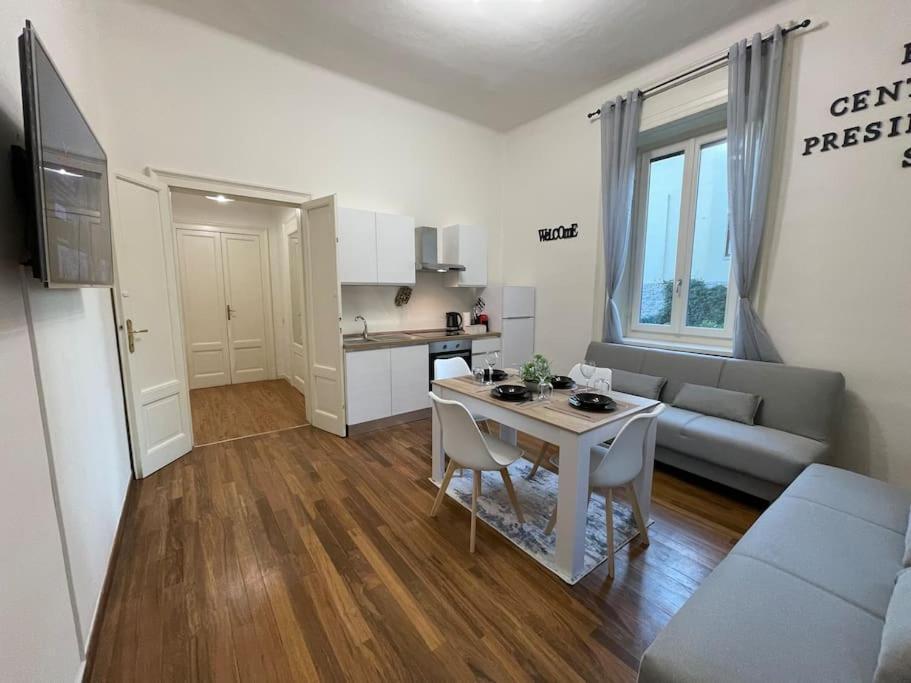 Bg Central President Suite Con Parcheggio - Vista Citta Alta Bergamo Exterior foto